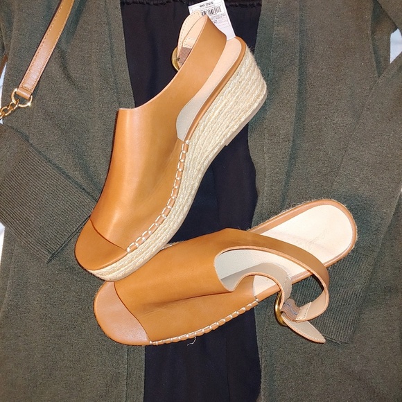 Universal Thread Shoes - NEW Universal Thread Cognac Wedge Sandals size 9.5